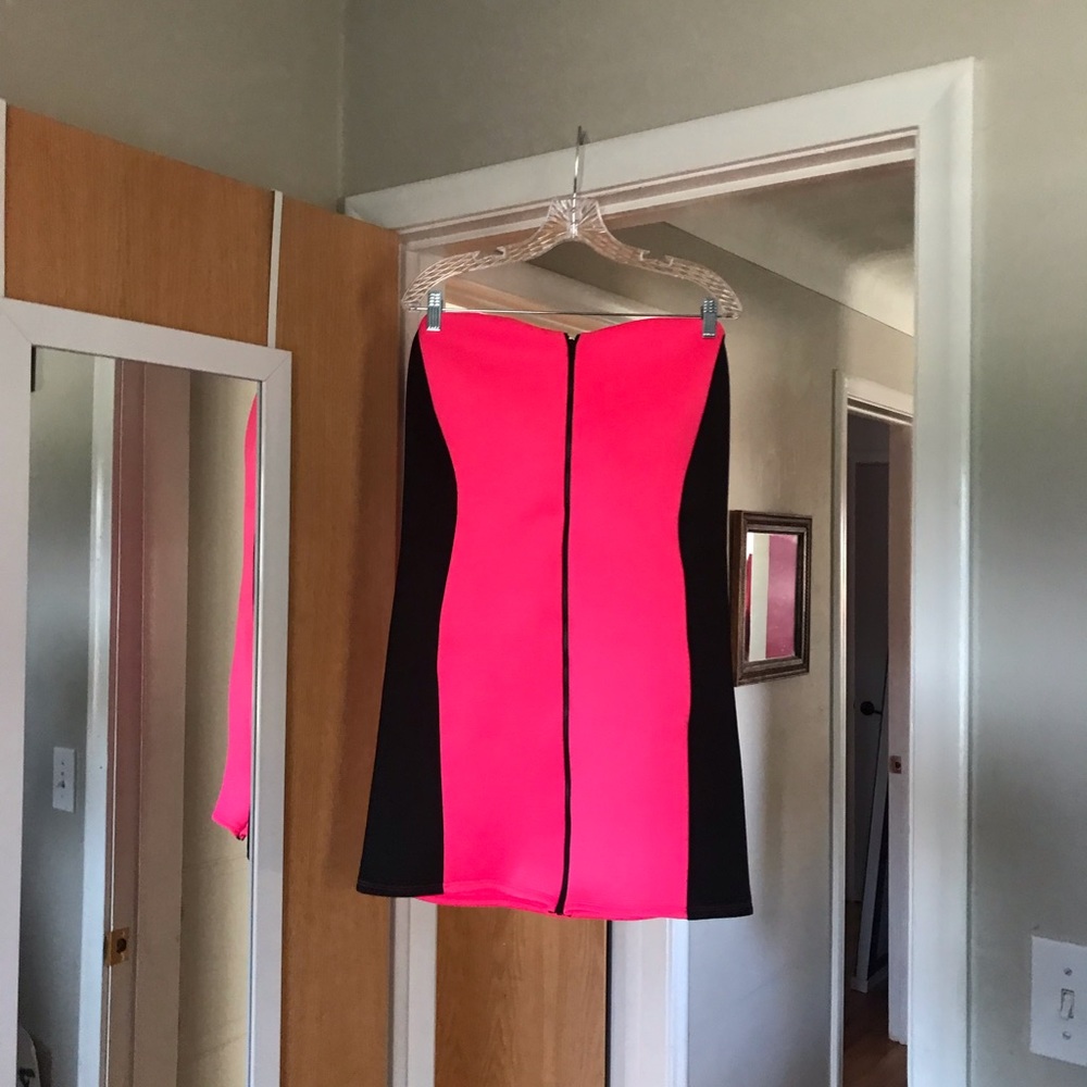 NEON PINK NEOPRENE SCUBA DRESS 🎀 - Picture 6 of 14